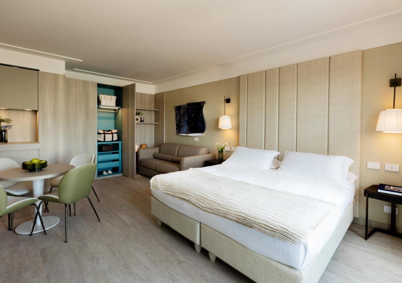 Ceccarini 9 Home Suite Home Риччоне Экстерьер фото